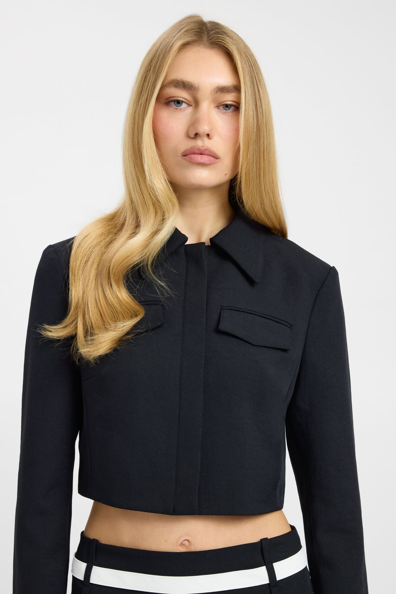 ARIELCROPPEDJACKET_BLACK_01_03