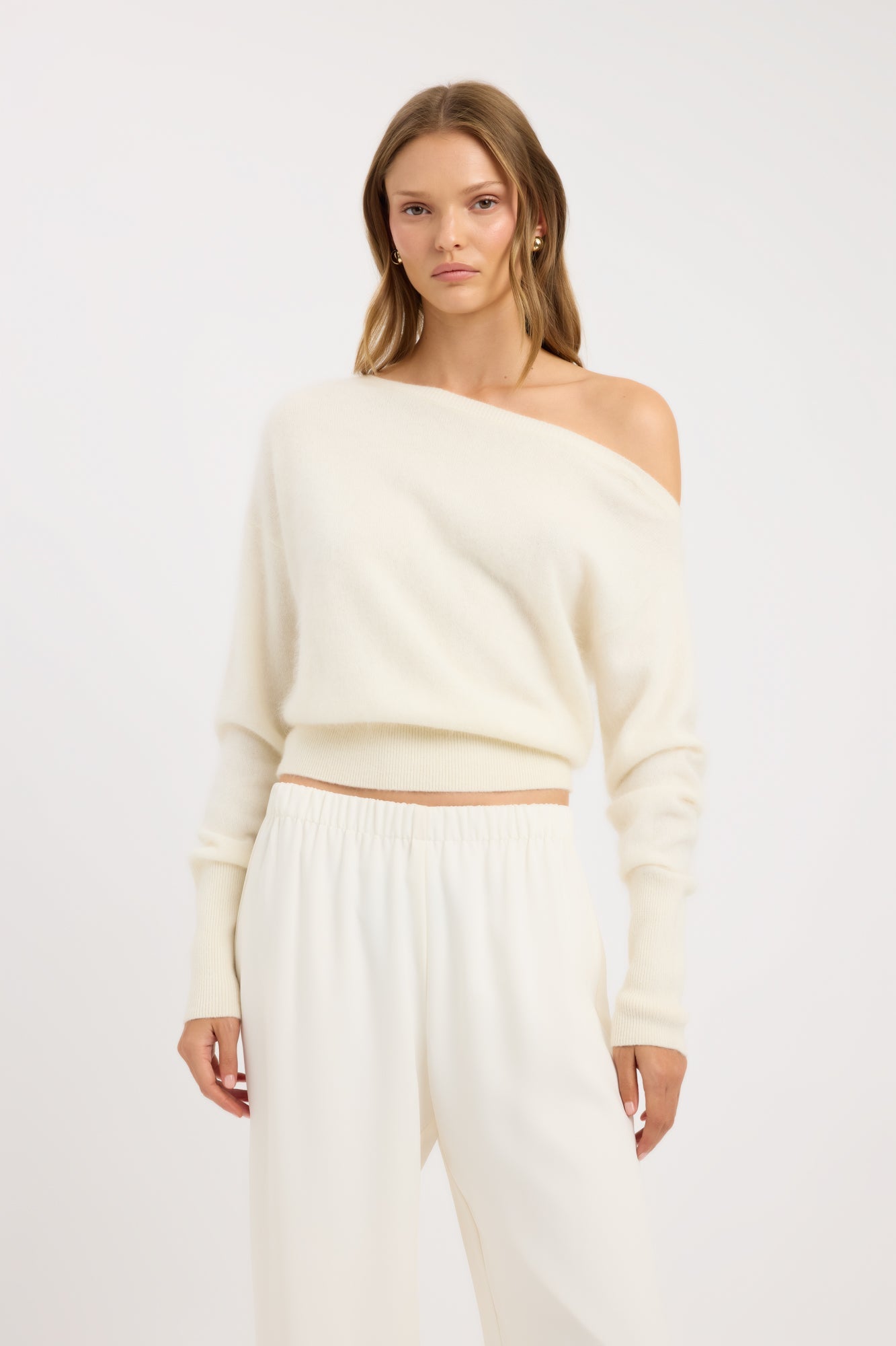 GENEVAONESHOULDER_WHITE_01_305