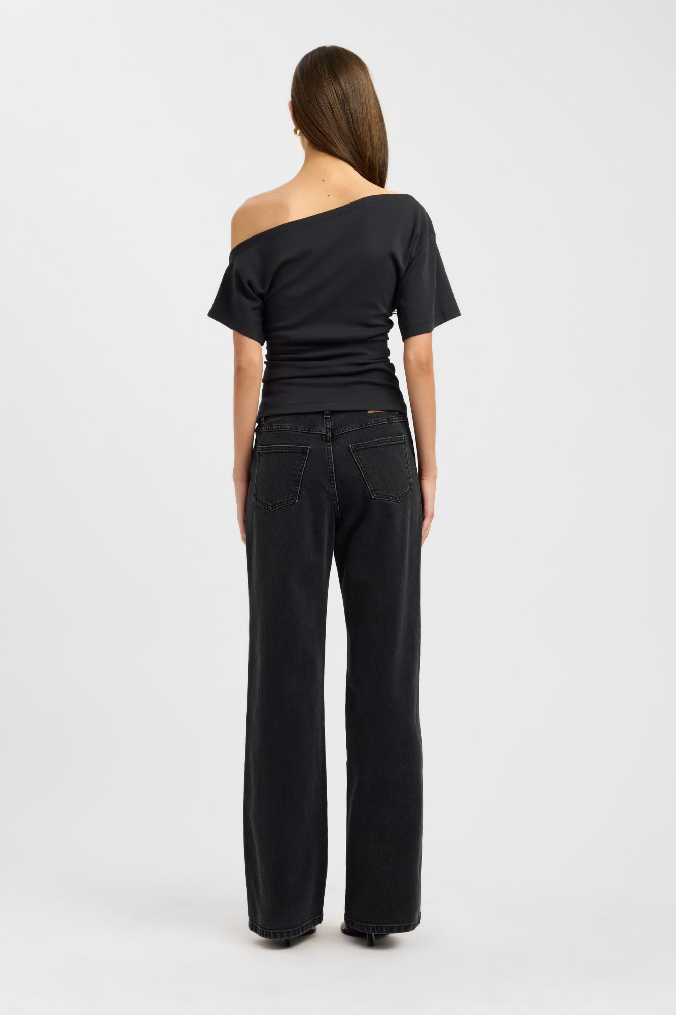 トップス honkyo 26ss Off - Shoulder Loose Top Nova Off Shoulder Tee – USA KOOKAÏ