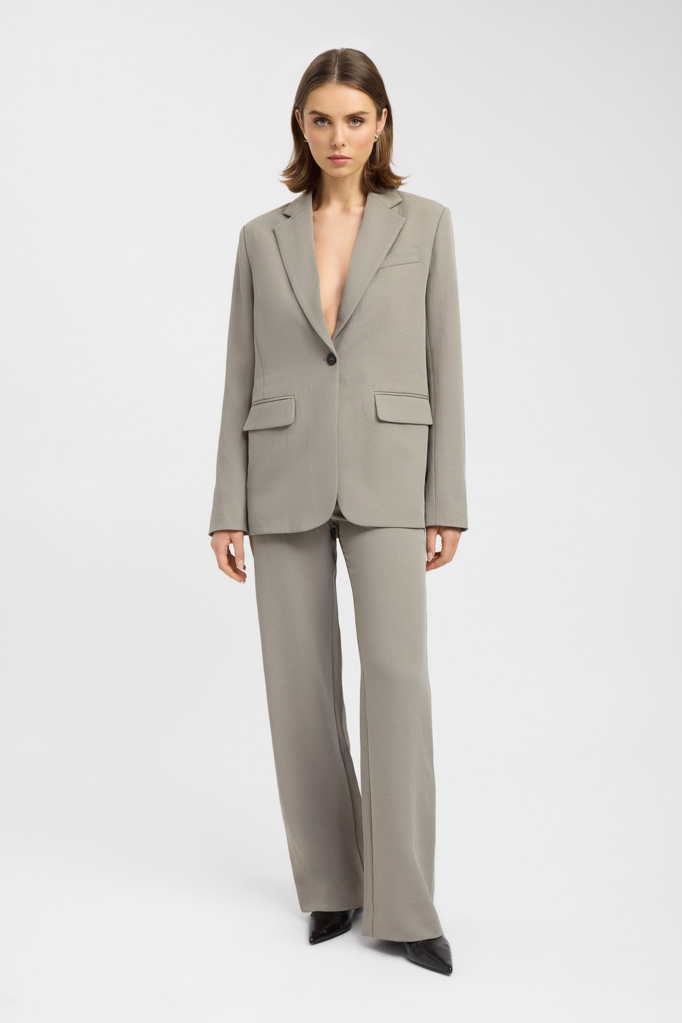 【I AM MARI】Ariel Tailored Collar Short Jacket Akris Ariel Wool Crepe Crop Jacket | Neiman Marcus