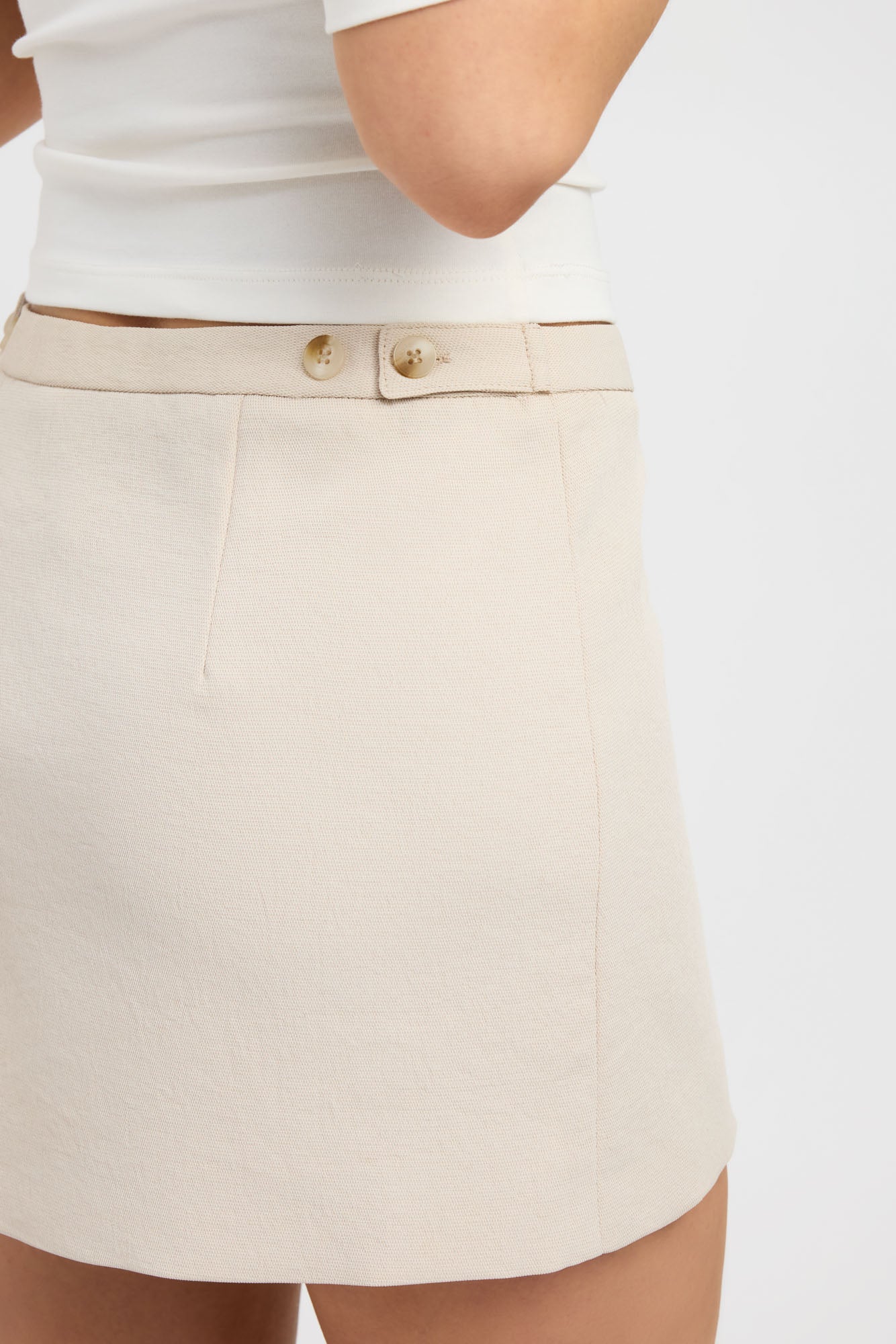Oyster Button Mini Skirt | USA KOOKAÏ