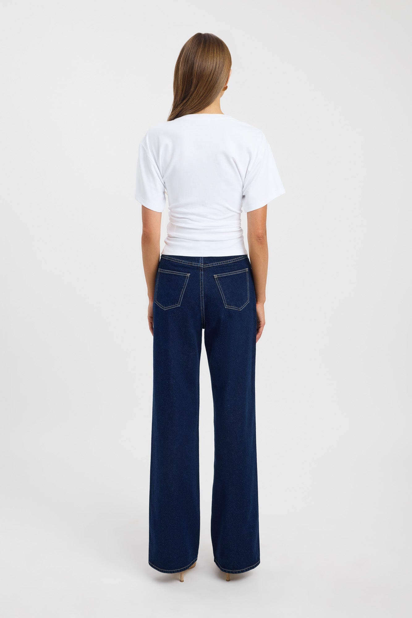 NOVAVEENECKTEE_WHITE_01_1500_f